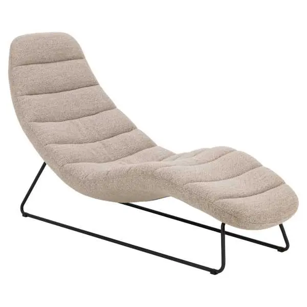 Longchair in beige stof met mat zwart staal