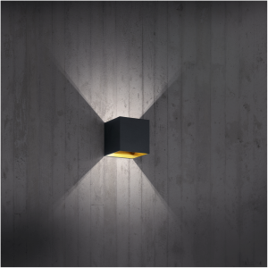 Wandlamp, wit kunststof, met aluminium armatuur en LED-verlichting Wandlamp, wit kunststof, met aluminium armatuur en LED-verlichting